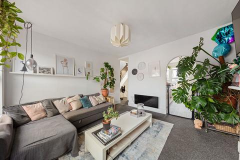 3 bedroom flat for sale, Brockley Road, London SE4