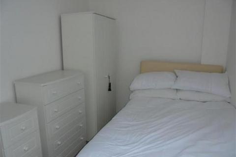 1 bedroom flat to rent, High Street, Ogmore Vale, Bridgend, CF32 7AD