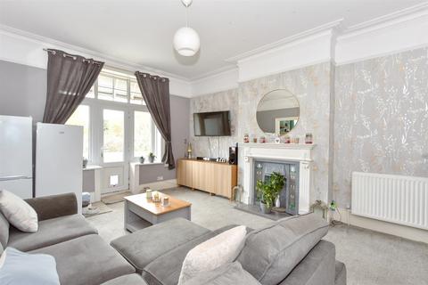 2 bedroom apartment for sale, Beach Road, Littlehampton, West Sussex