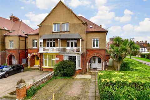 Beach Road, Littlehampton, West Sussex