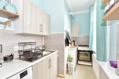 2 bedroom apartment for sale, Beach Road, Littlehampton, West Sussex