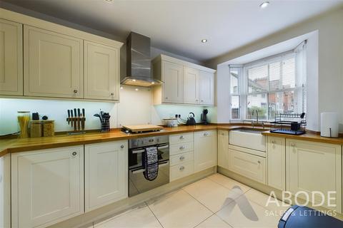 4 bedroom semi-detached house for sale, Stone Road, Uttoxeter ST14