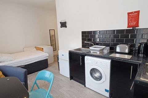 Studio to rent, Duke Street, Liverpool L1