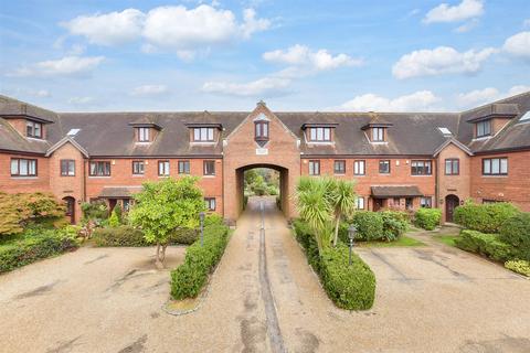 2 bedroom ground floor maisonette for sale, Meade Court, Walton-On-The-Hill, Tadworth, Surrey