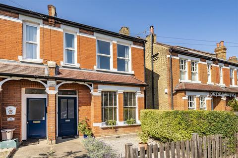 125 Ellerton Road, Surbiton, KT6 7UA