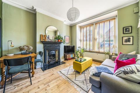 125 Ellerton Road, Surbiton, KT6 7UA