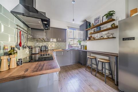 125 Ellerton Road, Surbiton, KT6 7UA