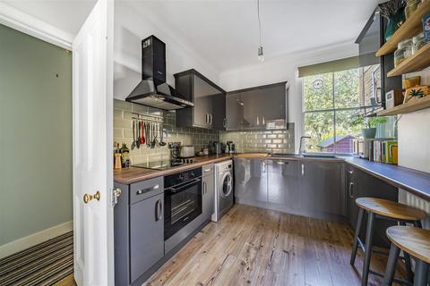 125 Ellerton Road, Surbiton, KT6 7UA