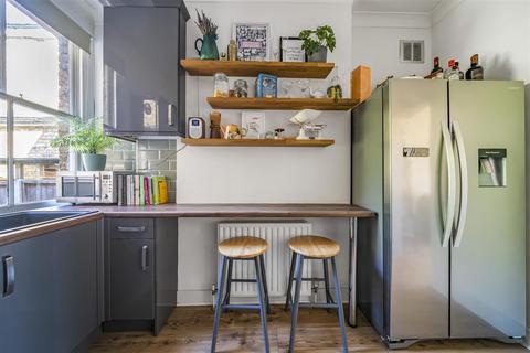 125 Ellerton Road, Surbiton, KT6 7UA