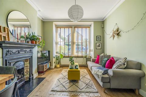 125 Ellerton Road, Surbiton, KT6 7UA