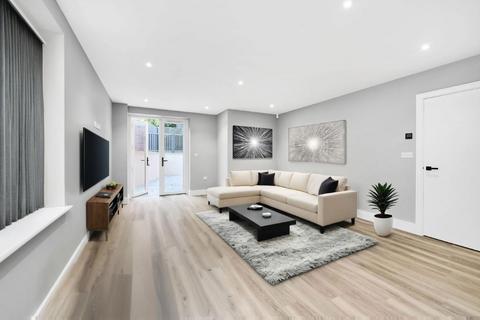 Flat 1, 2 Bromley Avenue, Bromley, BR1 4BQ
