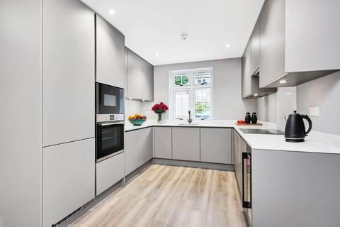 Flat 1, 2 Bromley Avenue, Bromley, BR1 4BQ
