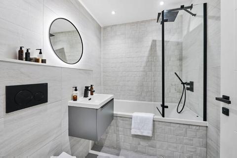 Flat 1, 2 Bromley Avenue, Bromley, BR1 4BQ