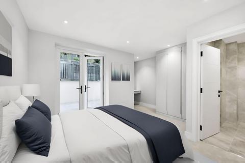 Flat 1, 2 Bromley Avenue, Bromley, BR1 4BQ