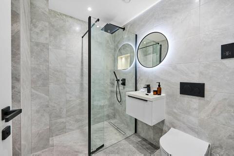 Flat 1, 2 Bromley Avenue, Bromley, BR1 4BQ