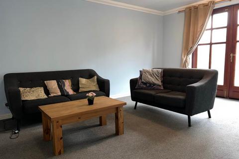 3 bedroom flat to rent, Murano Place, Edinburgh,