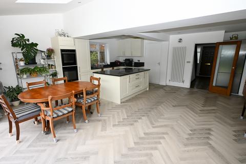 23 Corvedale Road, Birmingham, B29 4LG