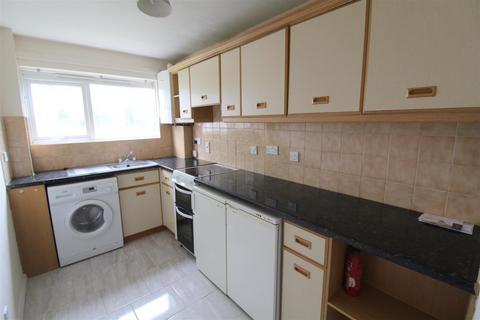 2 bedroom flat to rent, Stratford Road, Shirley