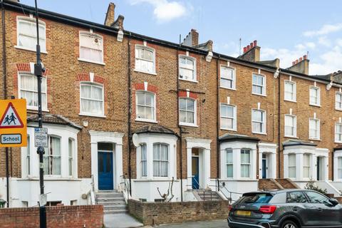 3 bedroom flat for sale, Cathnor Road, London W12