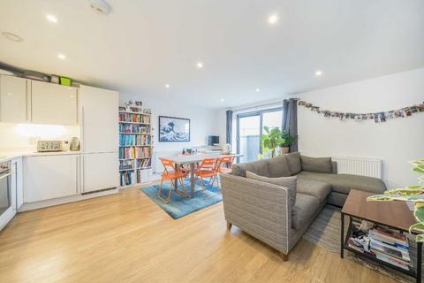 1 bedroom flat for sale, St. Georges Grove, London SW17