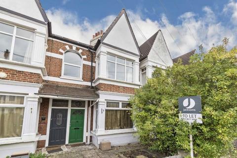 4 bedroom flat to rent, Conyers Road, London SW16