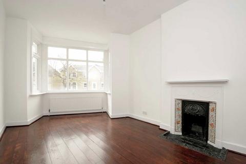 4 bedroom flat to rent, Conyers Road, London SW16