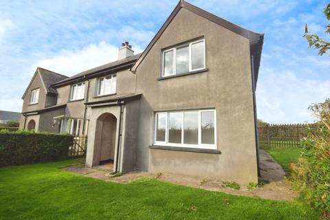 3 bedroom semi-detached house to rent, South View, Torrington, EX38