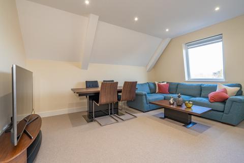 2 bedroom flat for sale, Marsh Road, Pinner, HA5