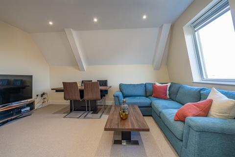 2 bedroom flat for sale, Marsh Road, Pinner, HA5