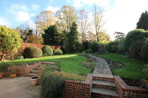 3 bedroom semi-detached house for sale, YARM CLOSE, SOUTH LEATHERHEAD, KT22