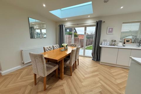 9 Brook Lane, Solihull, B92 7EJ