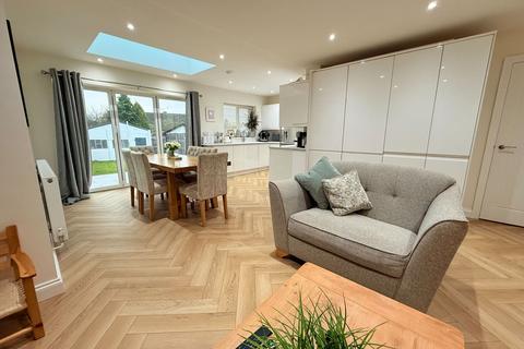 9 Brook Lane, Solihull, B92 7EJ
