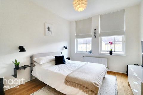 2 bedroom flat for sale, Chapel Drive, Dartford