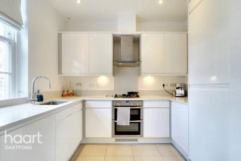 2 bedroom flat for sale, Chapel Drive, Dartford