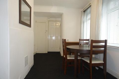 3 bedroom end of terrace house to rent, Albert Terrace, Middlesbrough