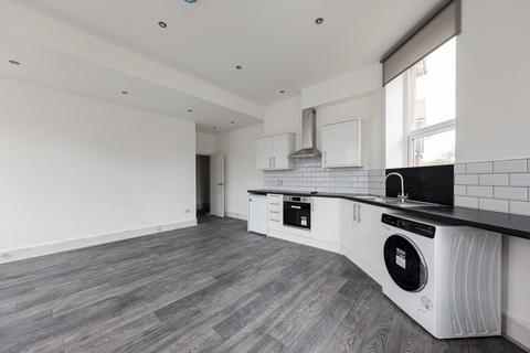 2 bedroom flat to rent, Station Road, London