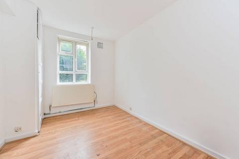 2 bedroom flat to rent, Kings Avenue, Clapham Park, London, SW4