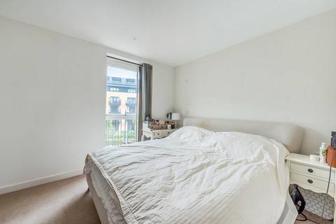 3 bedroom flat to rent, Howard Road, Stanmore, HA7