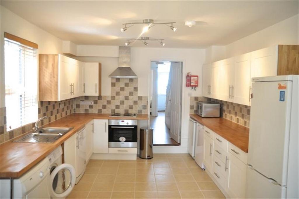 Divinity Road, Cowley, Oxford... 6 bed terraced house to rent £4,725