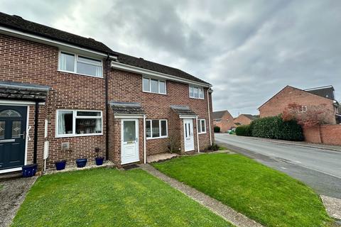 2 bedroom terraced house to rent, Maynard Close, Thatcham RG18