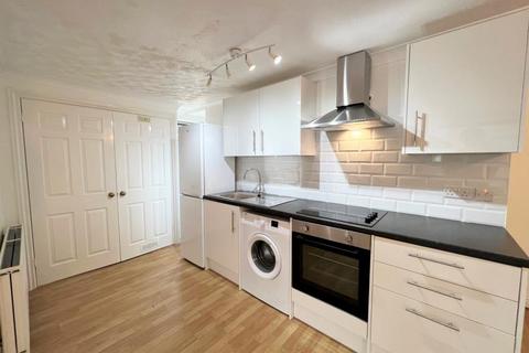 Maisonette to rent, Woodham Road, Woking GU21