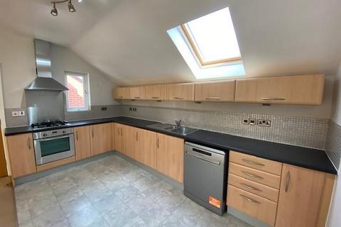 3 bedroom house to rent, Robert Harrison Avenue, West Didsbury, Manchester