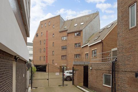 2 bedroom flat to rent, St. Michaels Court, London SE1