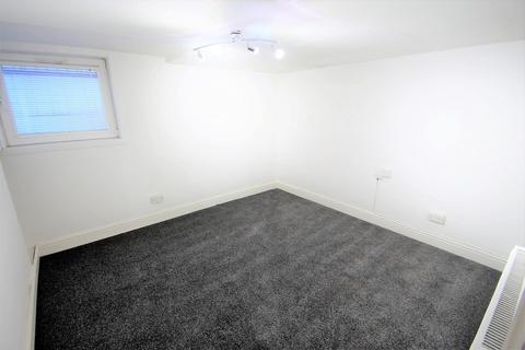 2 bedroom apartment to rent, Helena Road