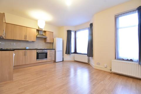 2 bedroom flat to rent, Chesterfield Rd,  London, EN3