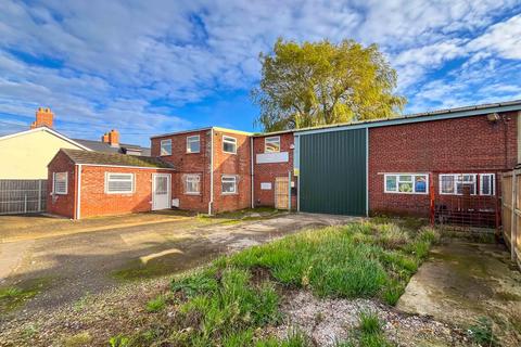 Workshop & retail space to rent, Wainfleet Road, Freiston PE22