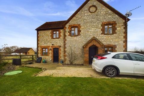 undefined, Ford, Aylesbury HP17