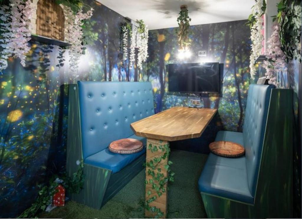 Desklodge House Break Out Area.JPG