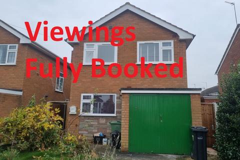 3 bedroom detached house to rent, The Furlongs, Stourbridge, DY8