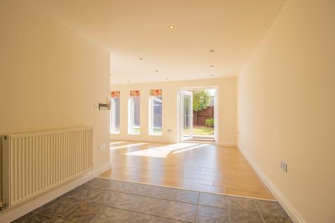 4 bedroom detached house to rent, 4 Grayson Mews Chilwell, Beeston, Nottingham